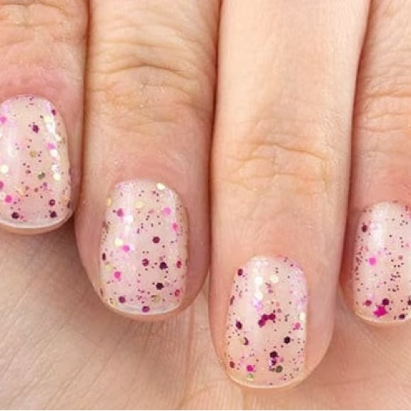 Color Street Pink Peppercorn - Picture 3 of 4